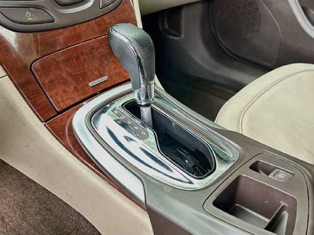 Used 2014 Buick Regal Premium FWD image 17