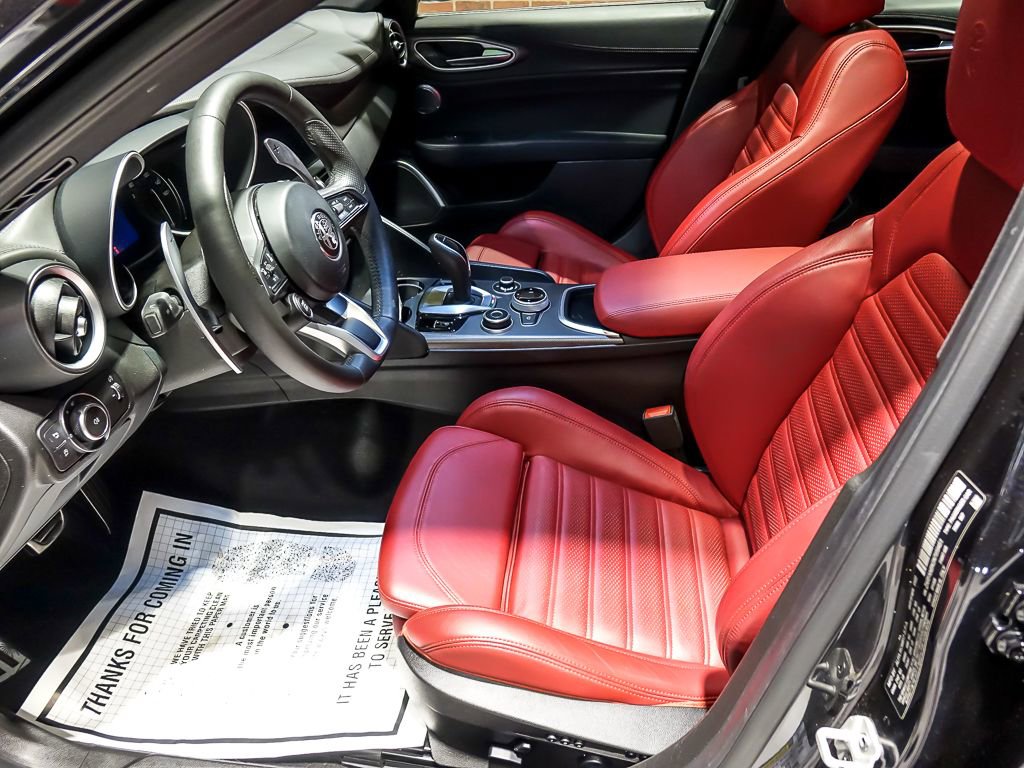 Used 2022 Alfa Romeo Giulia Veloce AWD/4WD image 12