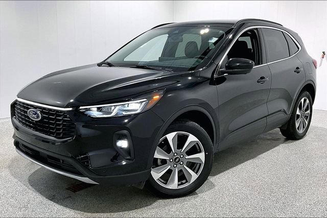 Used 2024 Ford Escape Platinum AWD/4WD image 3