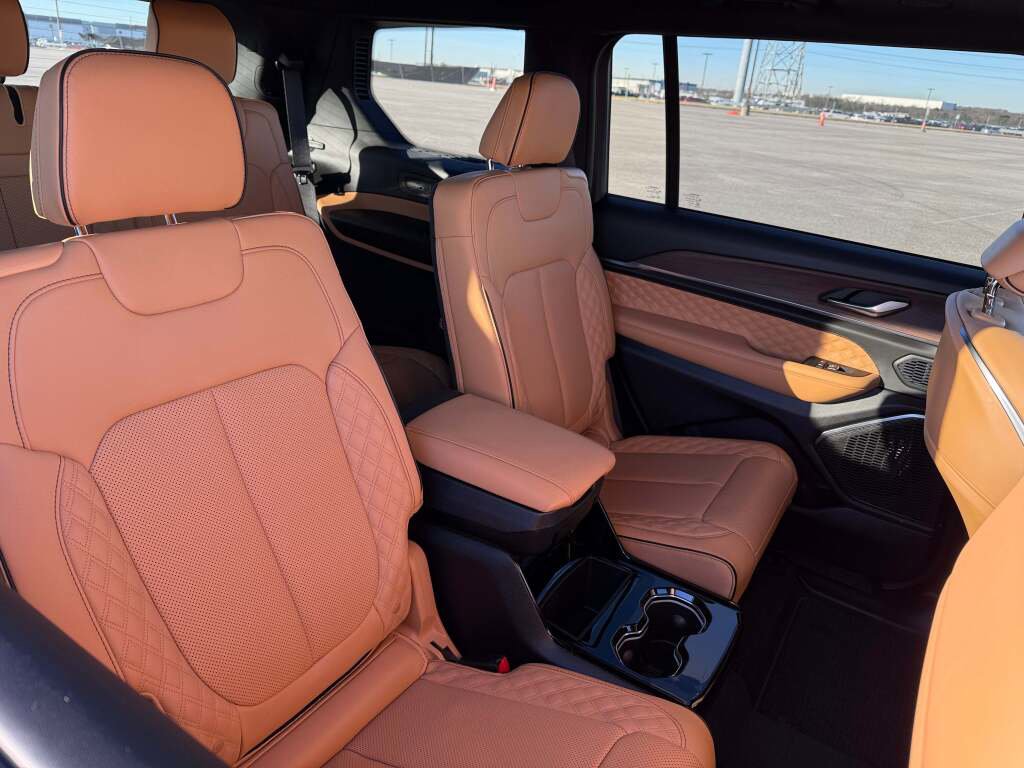 New 2025 Jeep Grand Cherokee L Summit image 28