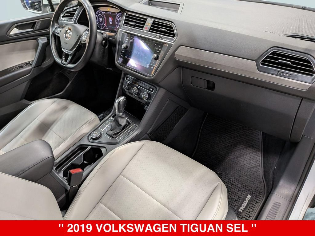Used 2019 Volkswagen Tiguan SEL AWD/4WD image 37