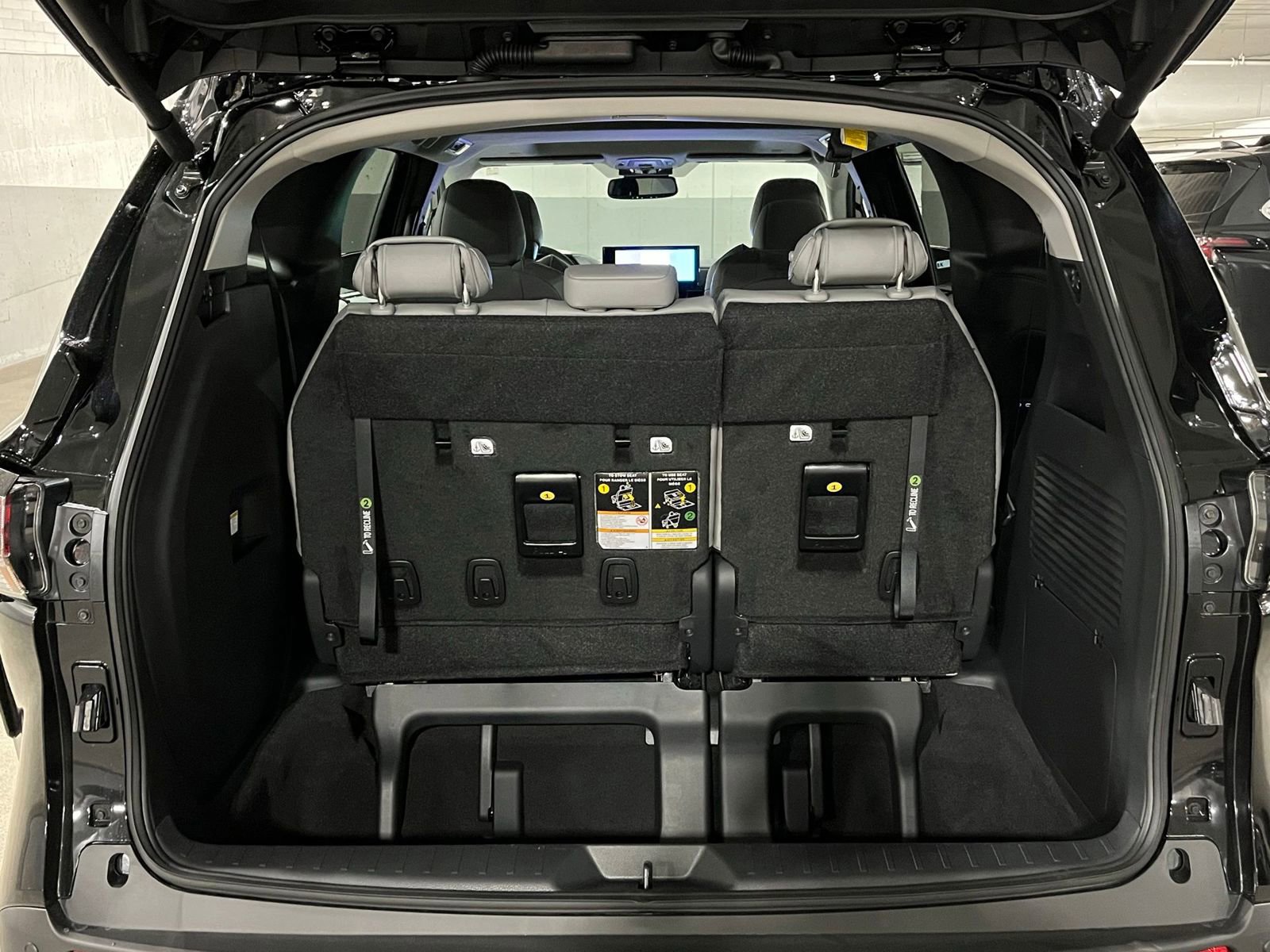 New 2026 Toyota Sienna XLE FWD image 9