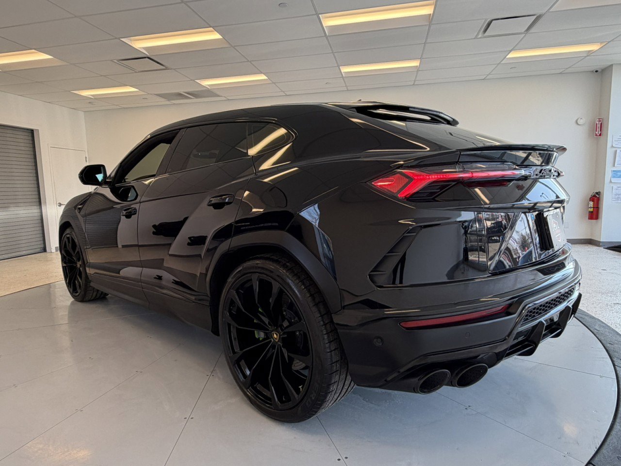 Used 2022 Lamborghini Urus image 5