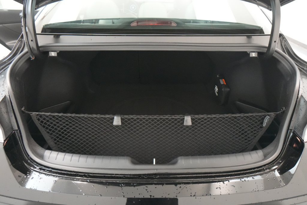 Certified 2025 Hyundai Elantra Limited FWD image 39