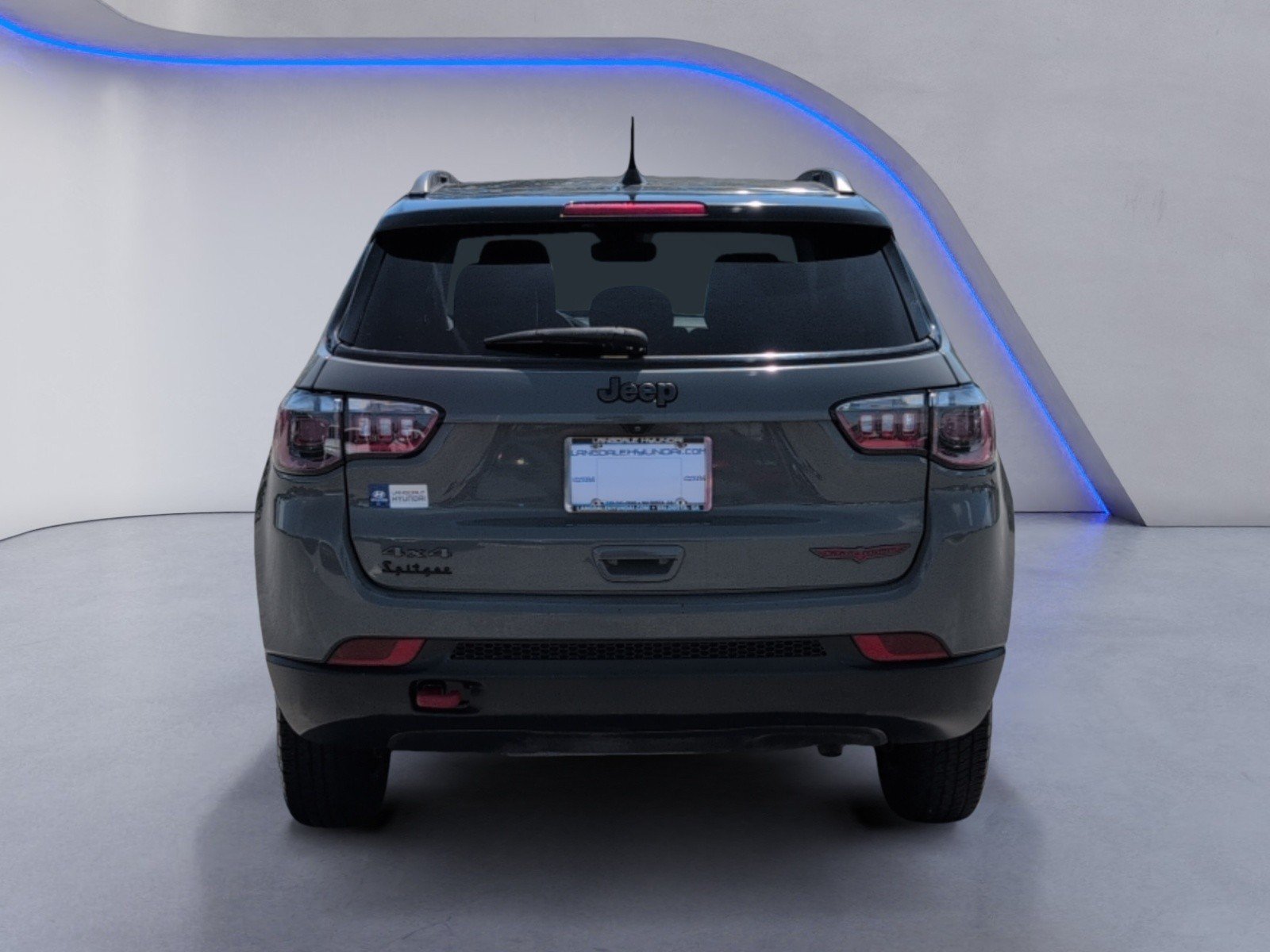 Used 2022 Jeep Compass Trailhawk w/ Sun and Sound Group AWD/4WD image 8
