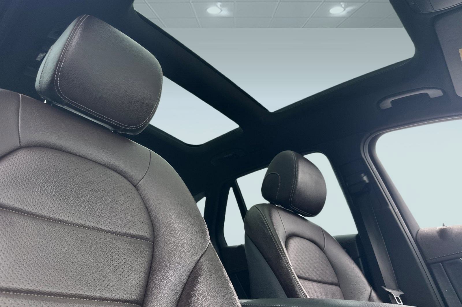 Used 2017 Mercedes-Benz GLC 300 4MATIC image 14