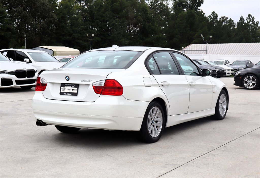 Used 2006 BMW 325i Sedan RWD image 7