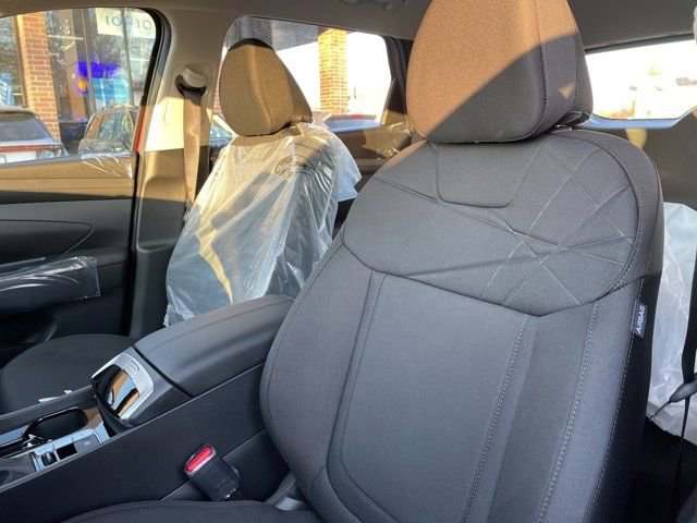 New 2026 Hyundai Tucson SE image 8