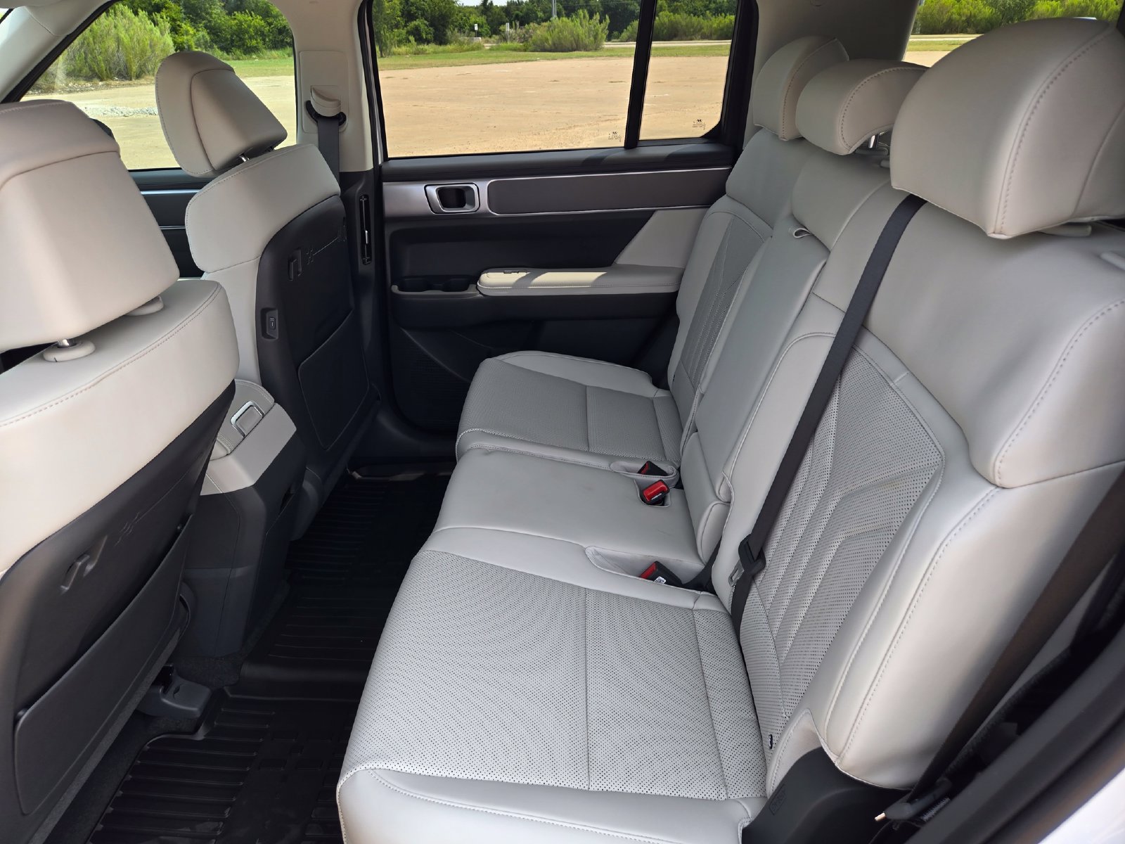 New 2027 Hyundai Santa Fe SEL FWD image 17