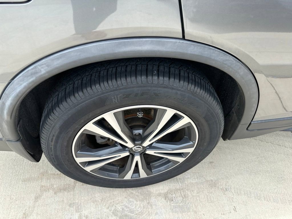 Used 2020 Nissan Rogue SV w/ Premium Package FWD image 6