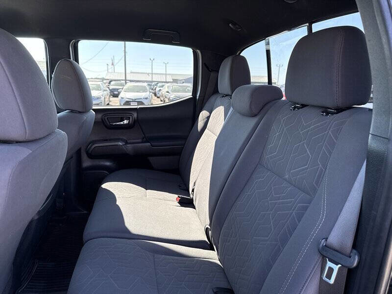 Used 2019 Toyota Tacoma TRD Sport image 16