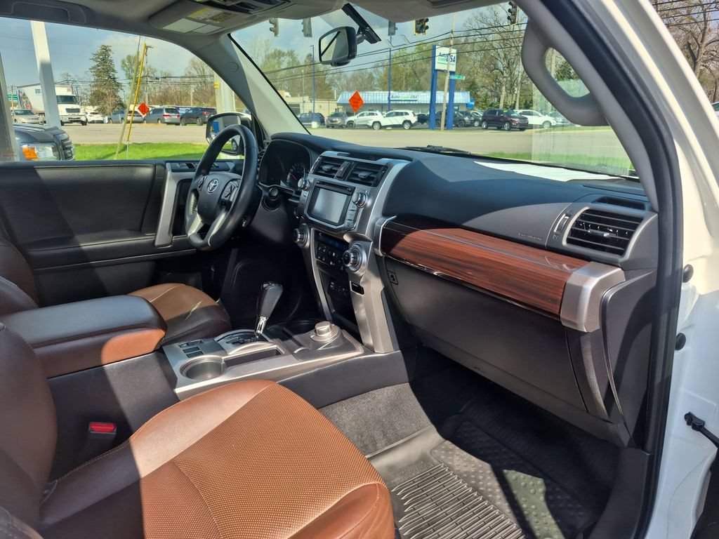 Used 2019 Toyota 4Runner Limited AWD/4WD image 32
