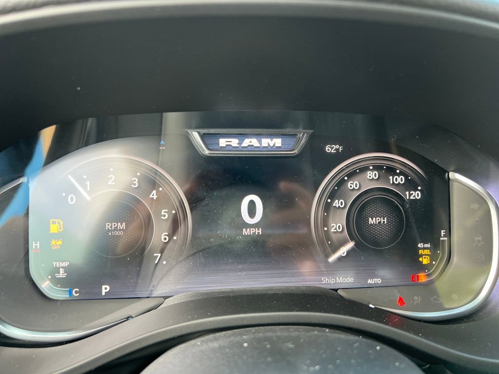 New 2026 RAM 1500 4x4 Crew Cab image 8