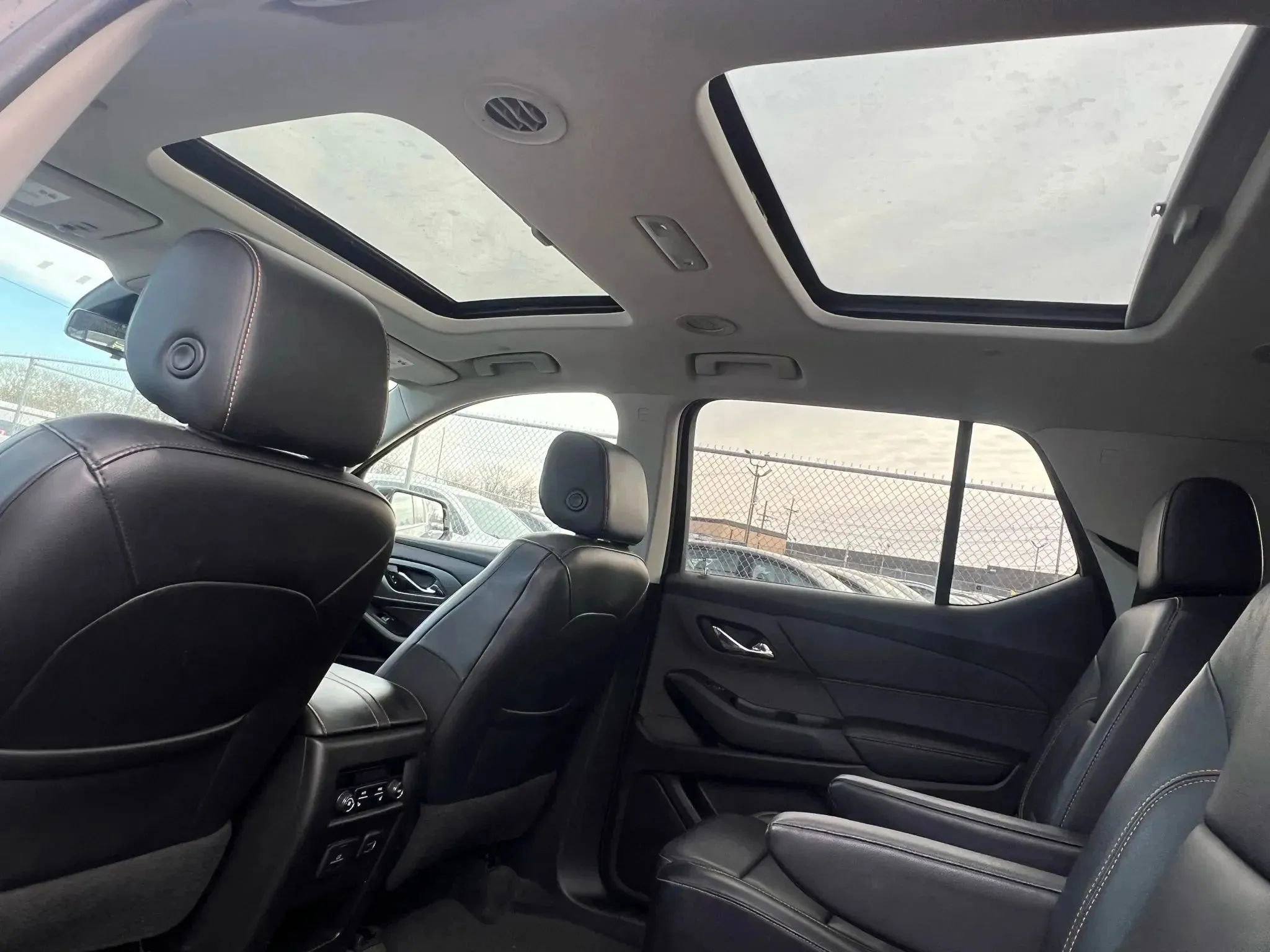 Used 2019 Chevrolet Traverse Premier AWD/4WD image 31