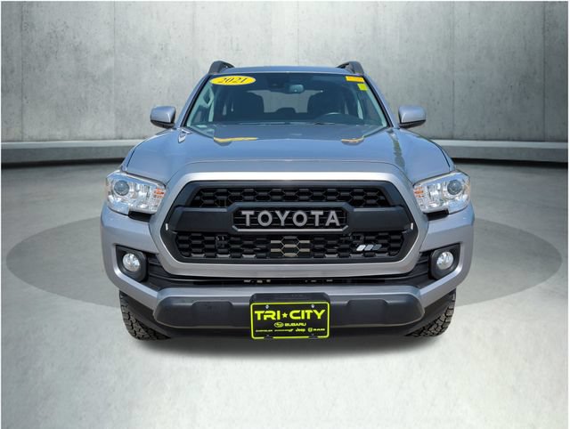Used 2021 Toyota Tacoma SR5 AWD/4WD image 11