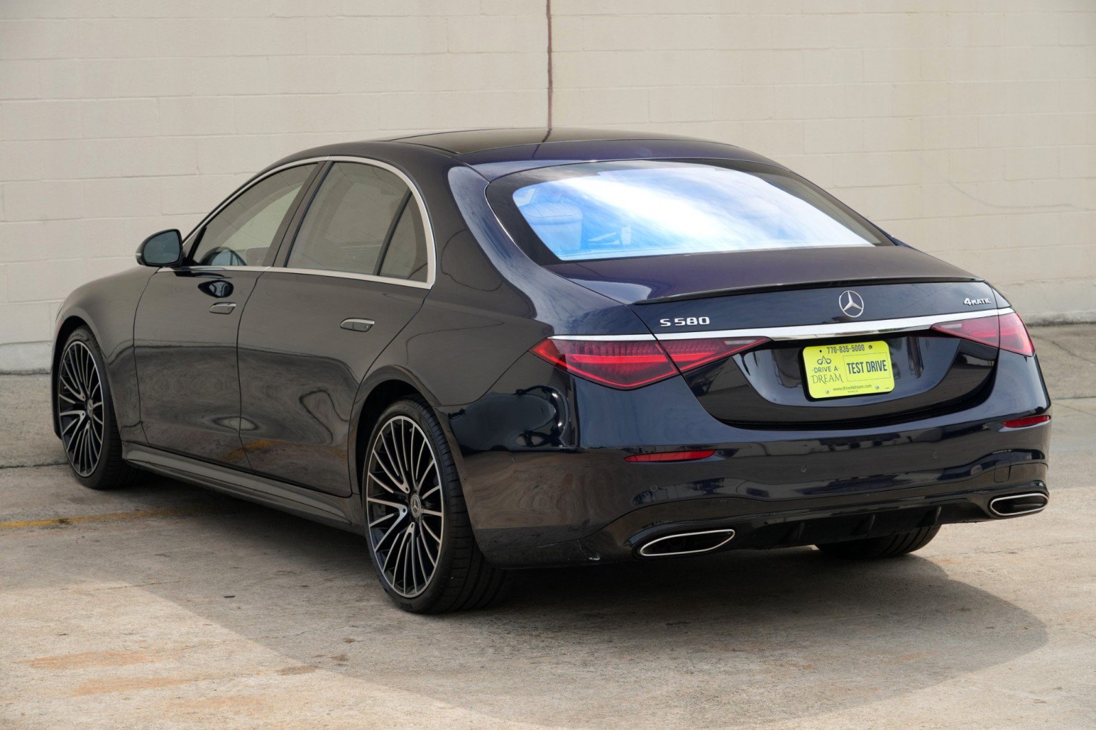 Used 2022 Mercedes-Benz S 580 4MATIC Sedan w/ AMG Line Package image 62