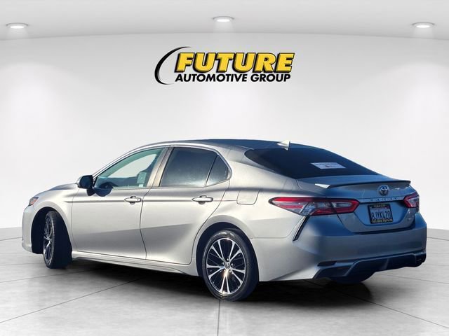 Used 2019 Toyota Camry SE w/ Accessory Appearance Package image 7