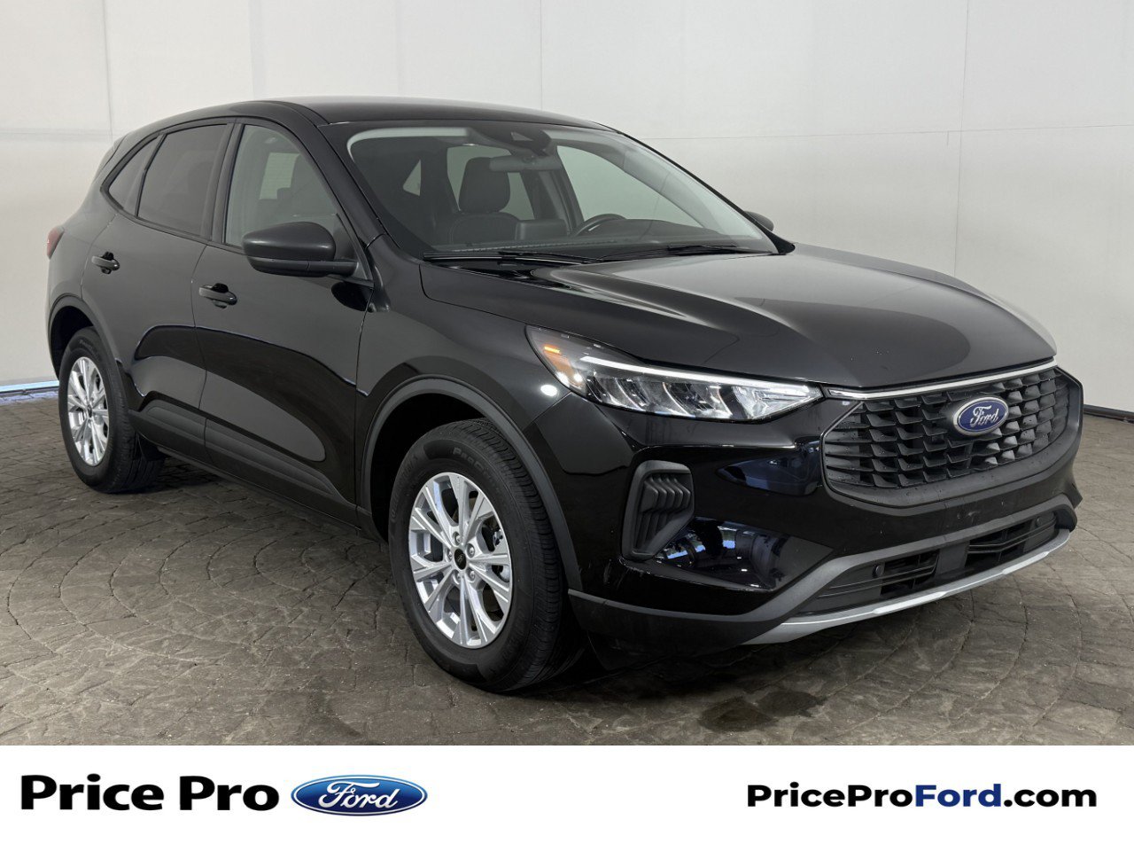 Used 2025 Ford Escape Active AWD/4WD image 1