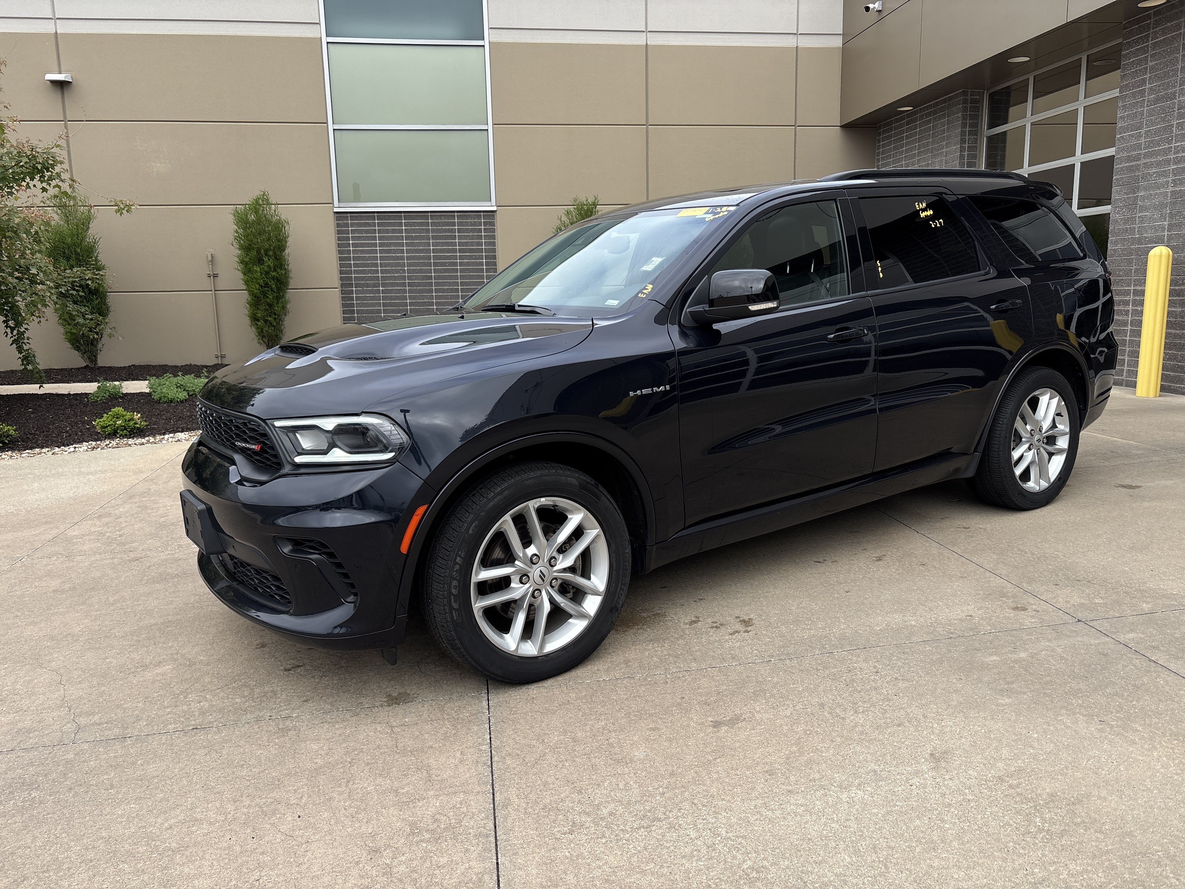 Used 2025 Dodge Durango R/T AWD/4WD image 3