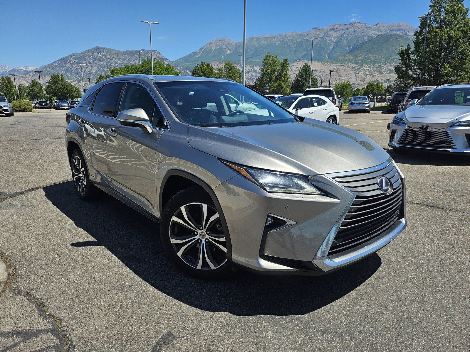 Used 2017 Lexus RX 450h AWD w/ Cold Weather Package image 3