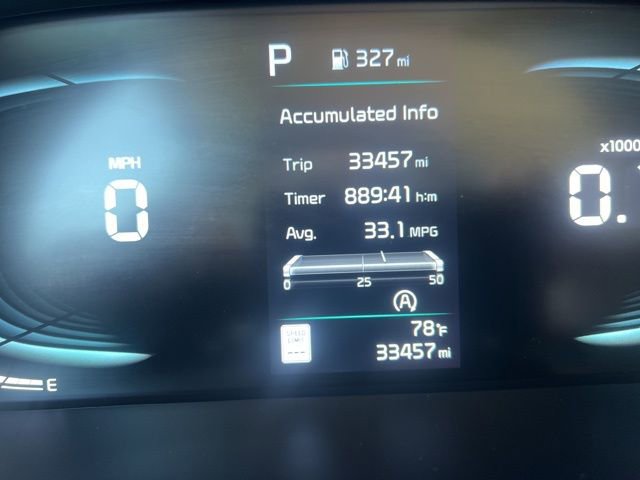 Used 2025 Kia Soul LX w/ LX Technology Package FWD image 11