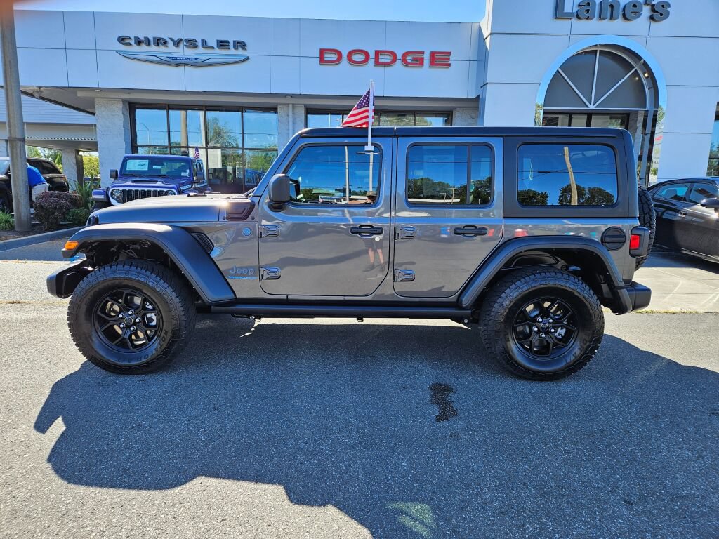 Used 2024 Jeep Wrangler Unlimited AWD/4WD image 2