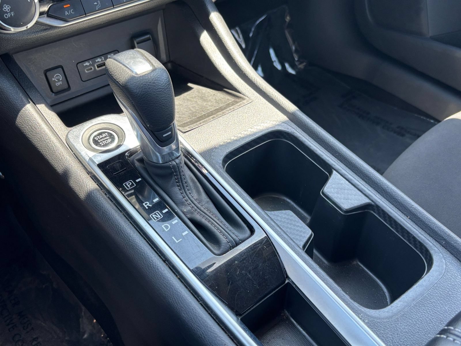 Used 2025 Nissan Sentra SV FWD image 34