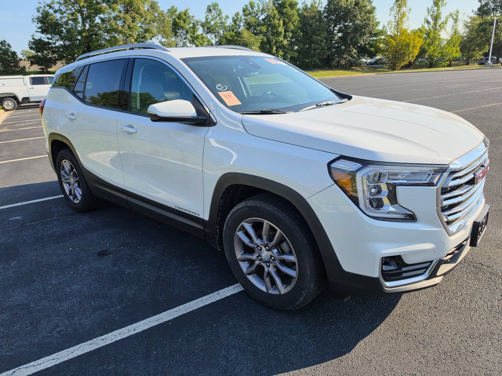 Used 2023 GMC Terrain SLT w/ LPO, Floor Liner Package AWD/4WD image 8