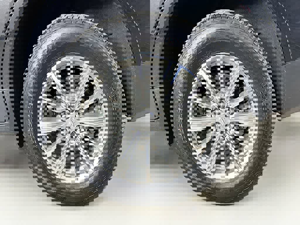 Used 2017 Cadillac XT5 Luxury w/ Driver Awareness Package AWD/4WD image 8