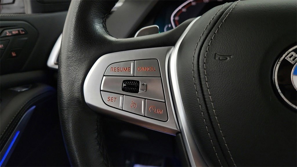 Used 2022 BMW X7 xDrive40i w/ Parking Assistance Package image 28