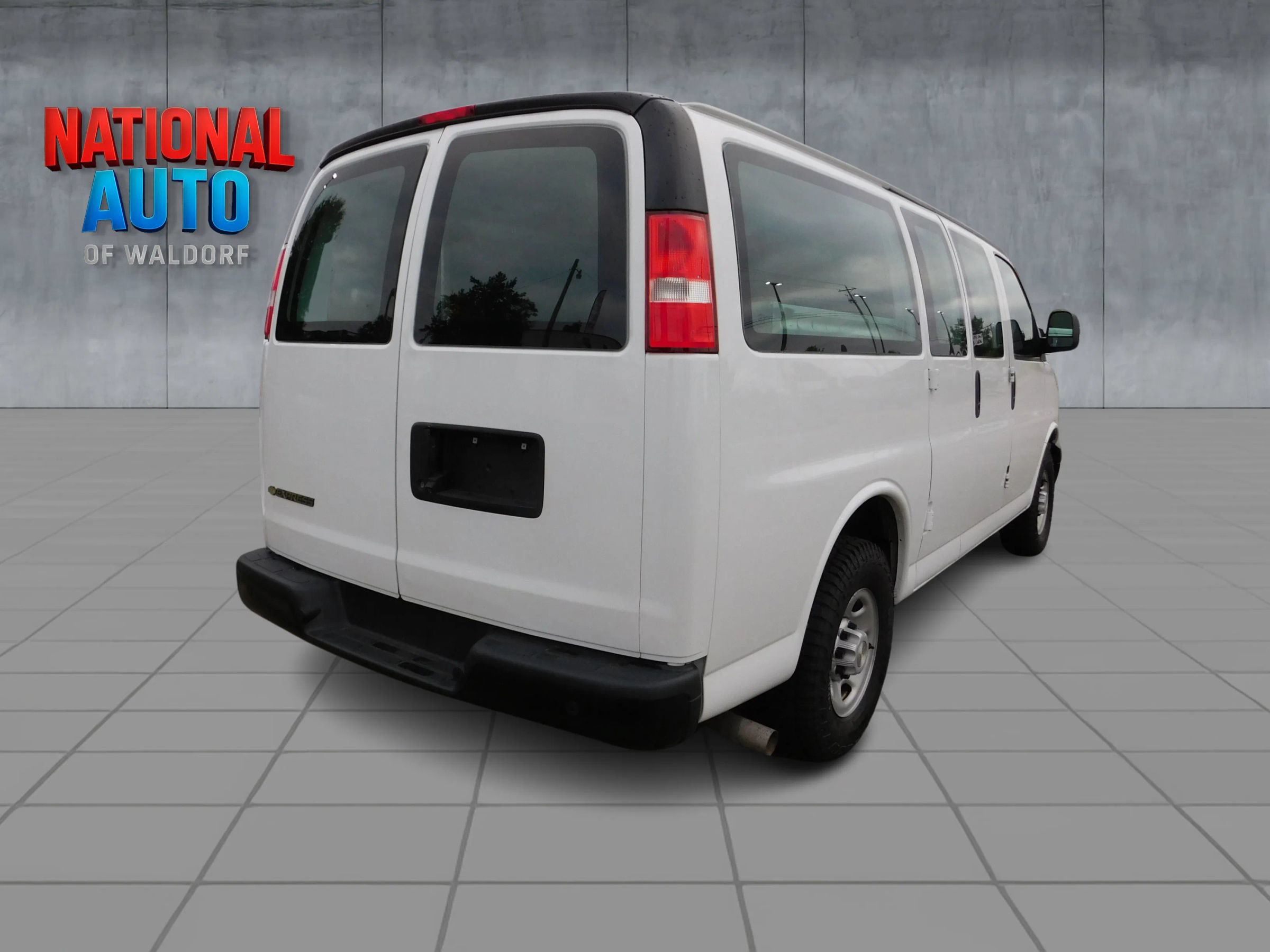 Used 2020 Chevrolet Express 2500 w/ Driver Convenience Package RWD image 5
