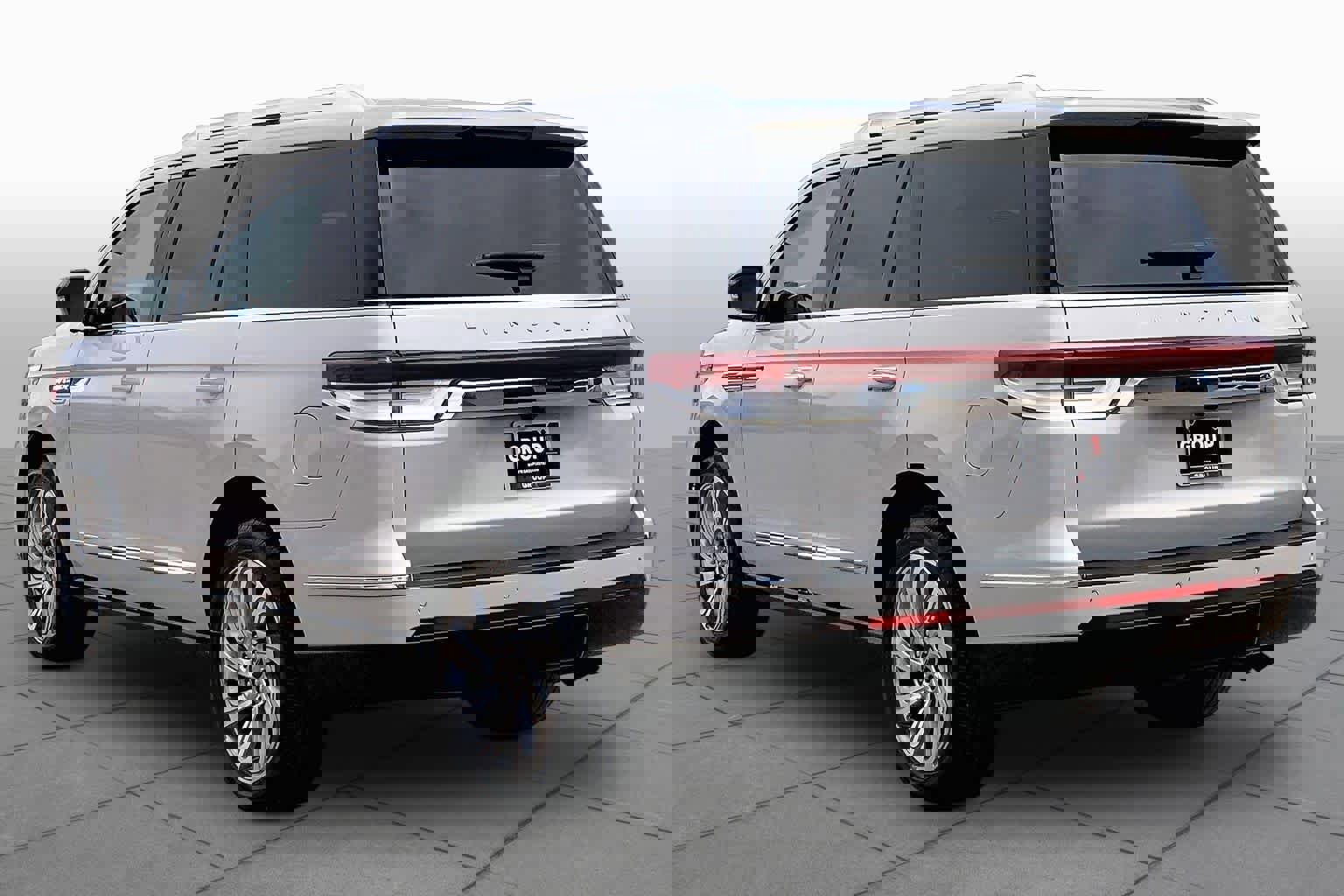 Used 2023 Lincoln Navigator Reserve RWD image 12