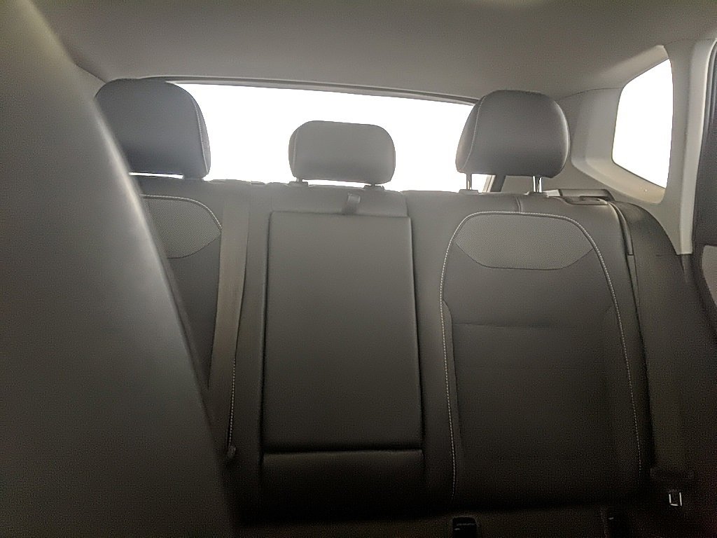 Used 2022 Volkswagen Taos SE w/ Panoramic Sunroof Package image 27