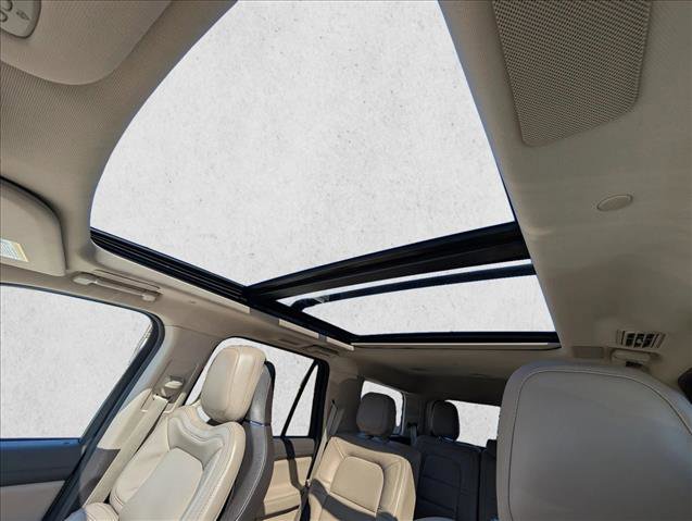 Used 2024 Lincoln Navigator Reserve image 16
