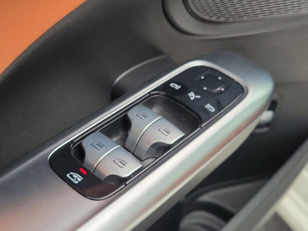 Used 2025 Mercedes-Benz C 300 4MATIC Sedan image 20