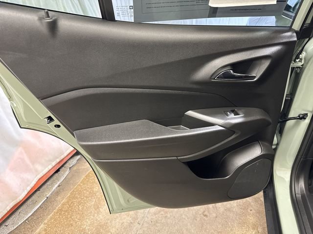 Certified 2025 Chevrolet Trax ACTIV w/ Sunroof Package image 23