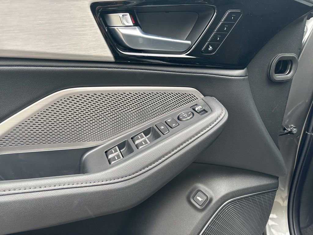 Used 2024 Acura MDX SH-AWD image 14