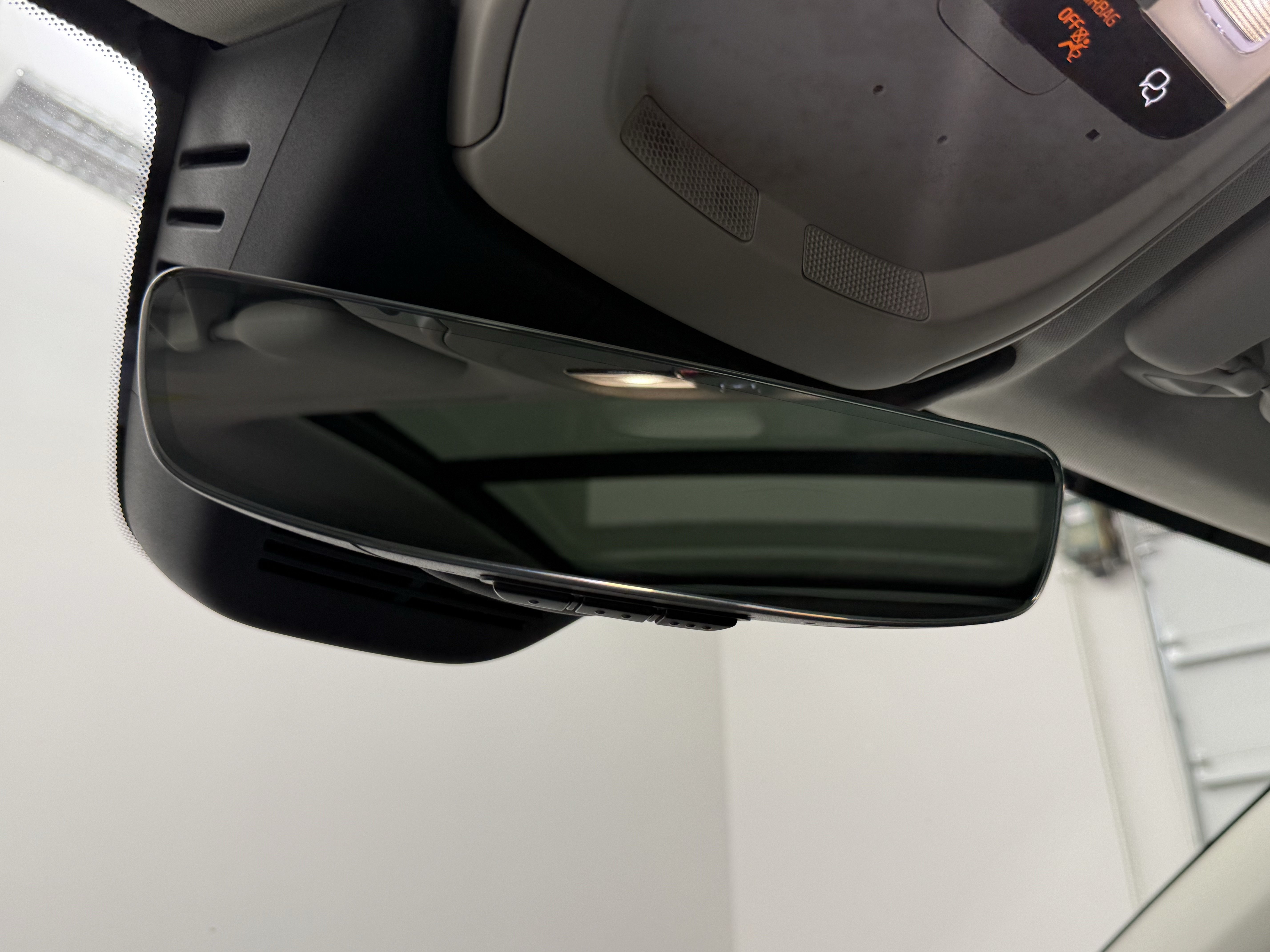 Certified 2025 Volvo XC60 B5 Plus AWD/4WD image 23