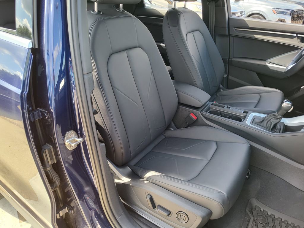 Used 2023 Audi Q3 2.0T Premium w/ Convenience Package AWD/4WD image 33