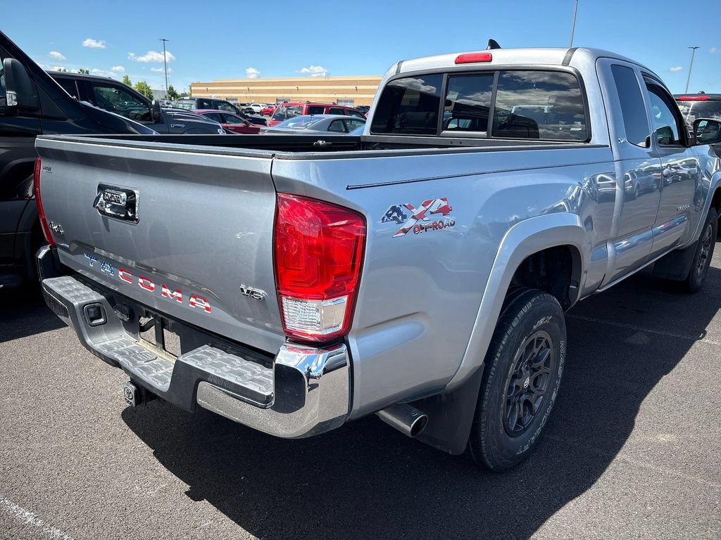 Used 2017 Toyota Tacoma SR5 w/ Tow Package AWD/4WD image 4