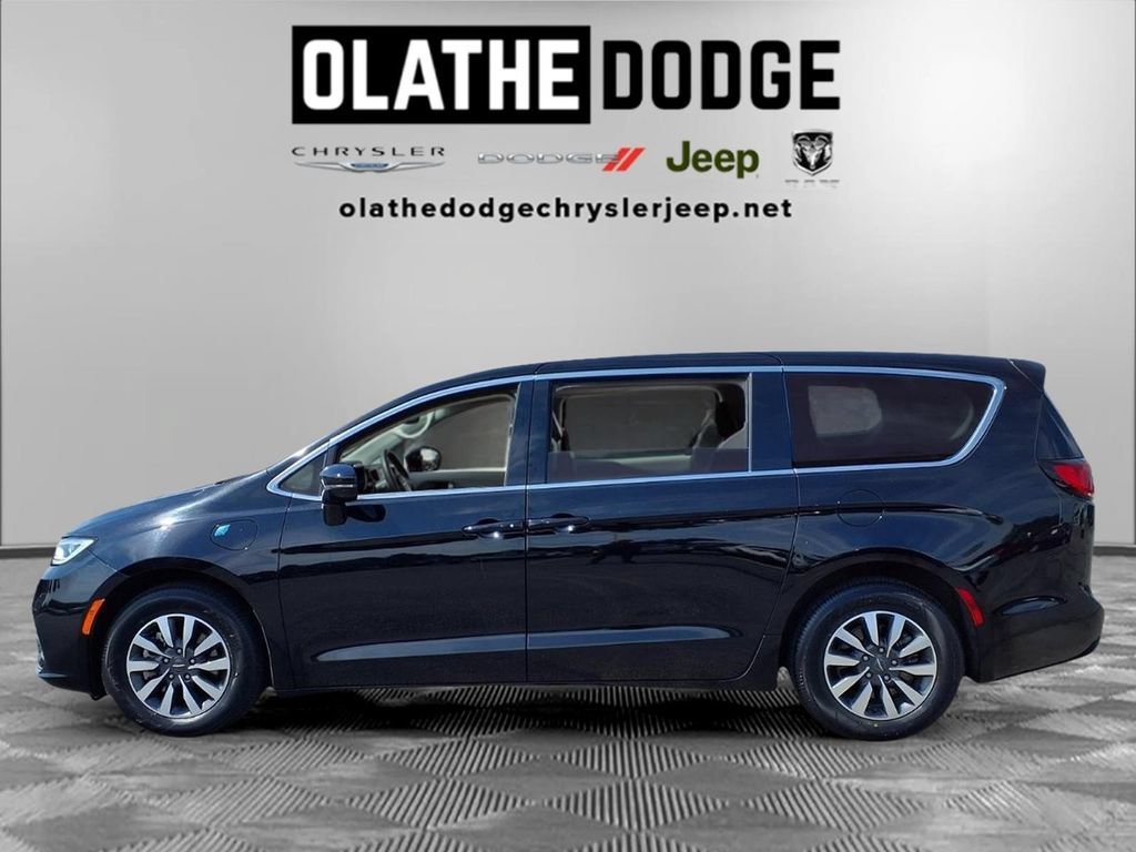 Used 2024 Chrysler Pacifica Limited FWD image 26