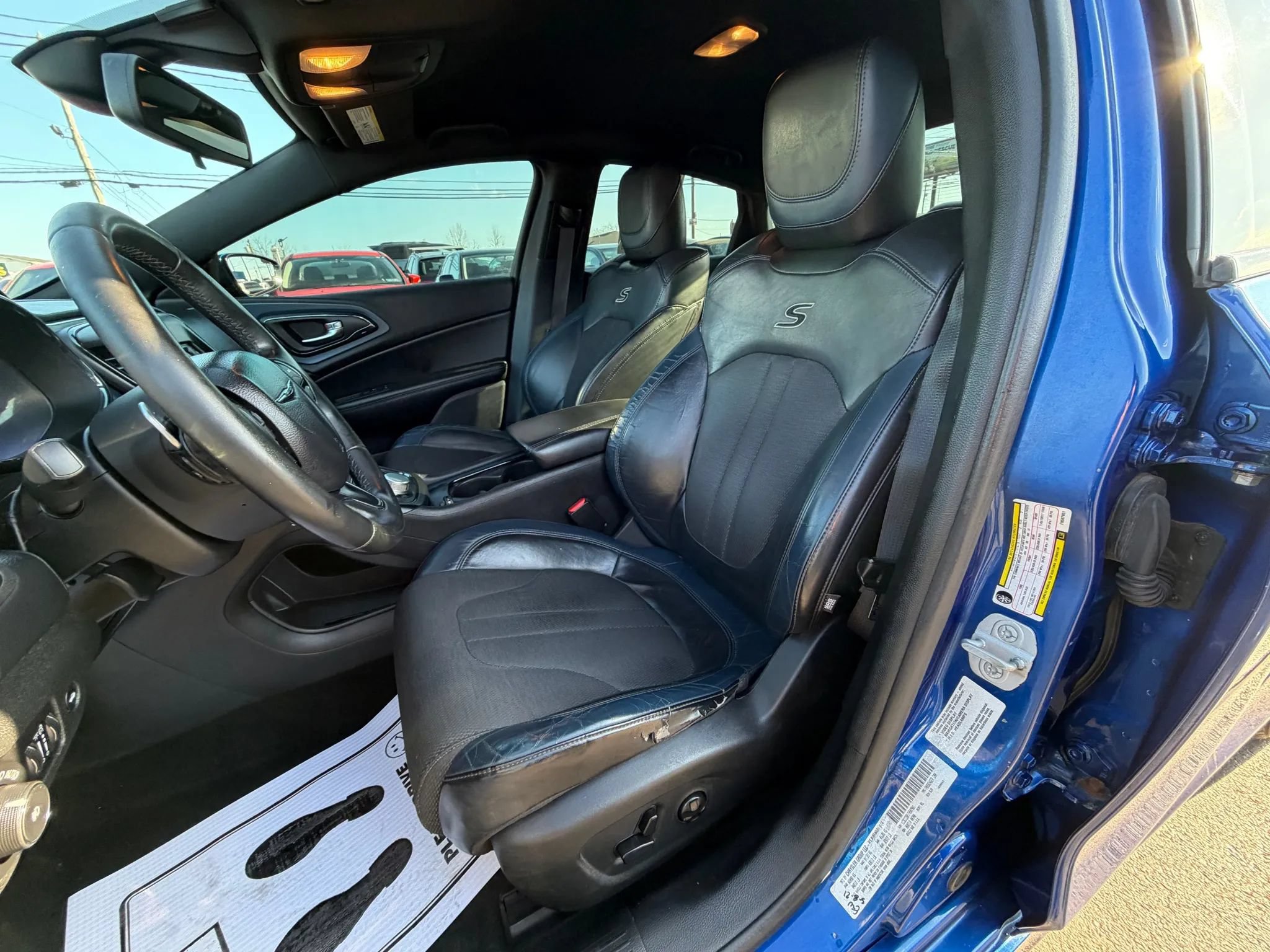 Used 2015 Chrysler 200 S FWD image 11