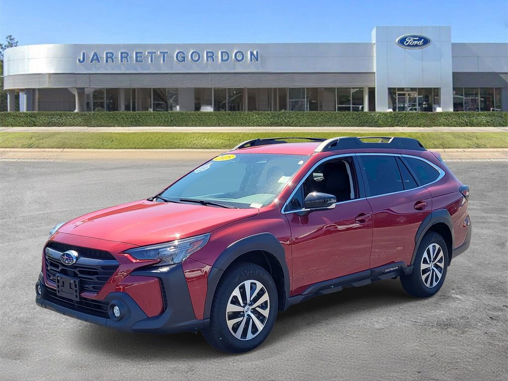 Used 2025 Subaru Outback Premium image 2
