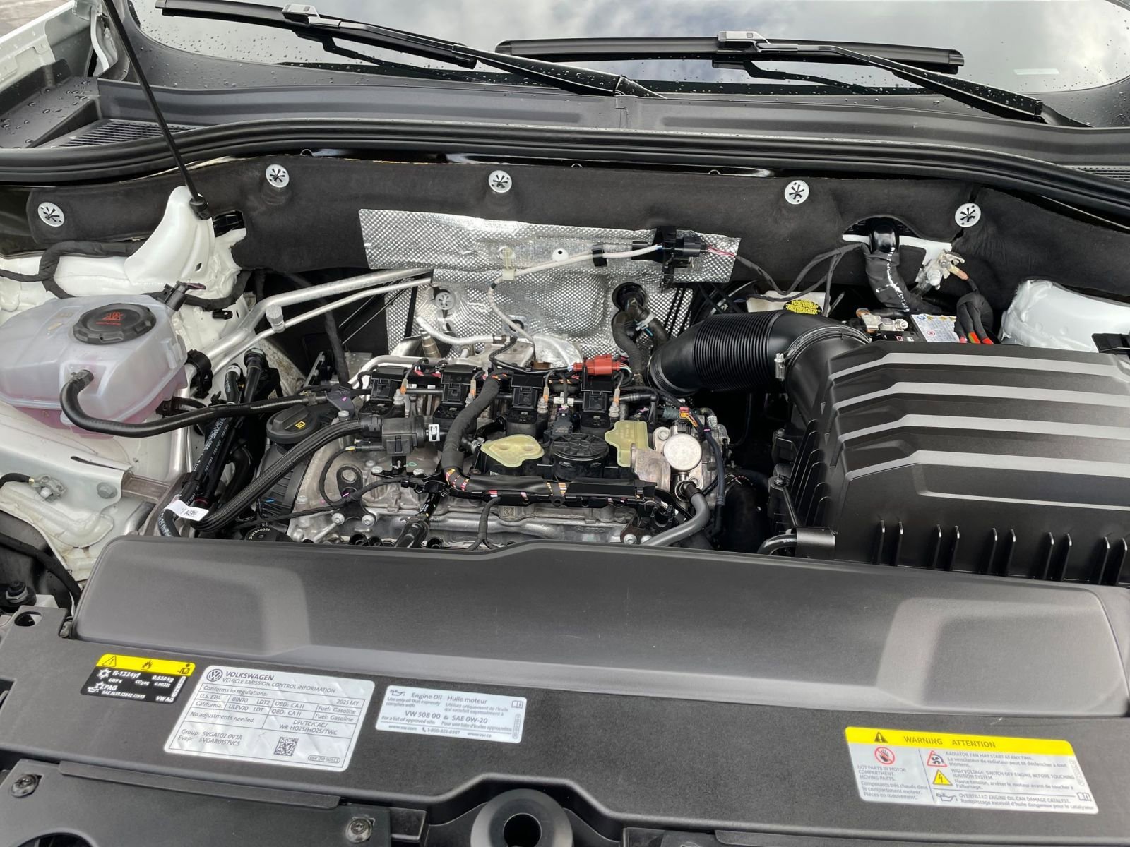 Used 2025 Volkswagen Atlas Cross Sport SE image 32