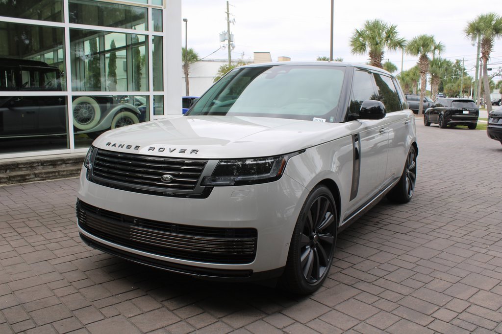 New 2025 Land Rover Range Rover SV image 17