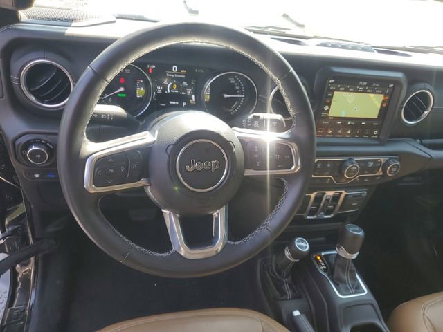 Used 2022 Jeep Wrangler Unlimited Sahara w/ Cold Weather Group image 17