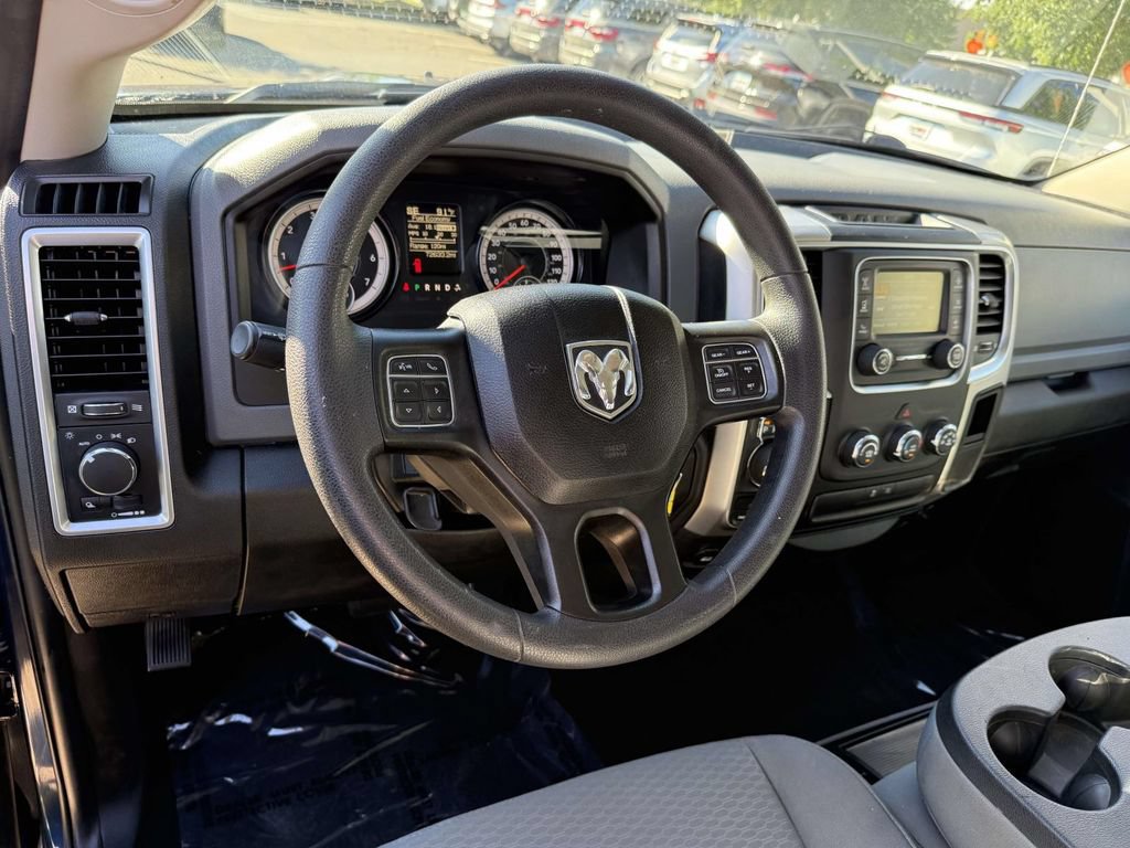 Used 2019 RAM 1500 Classic SLT AWD/4WD image 2