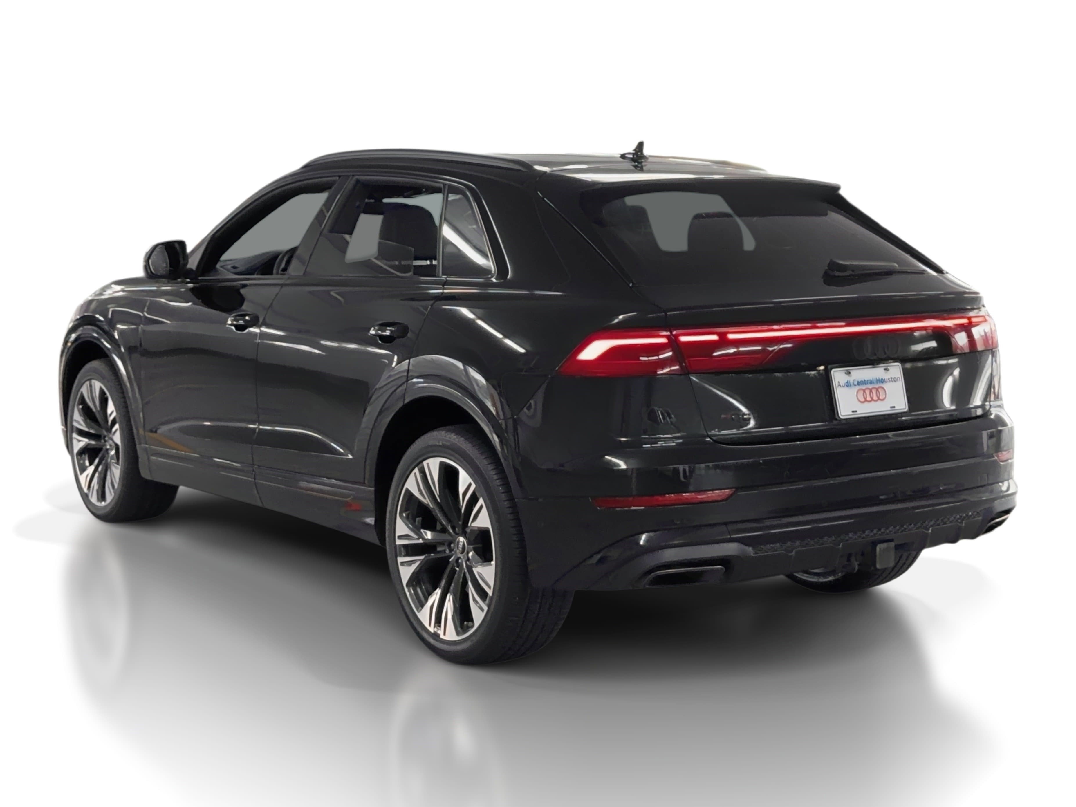 Used 2025 Audi Q8 Premium Plus image 3