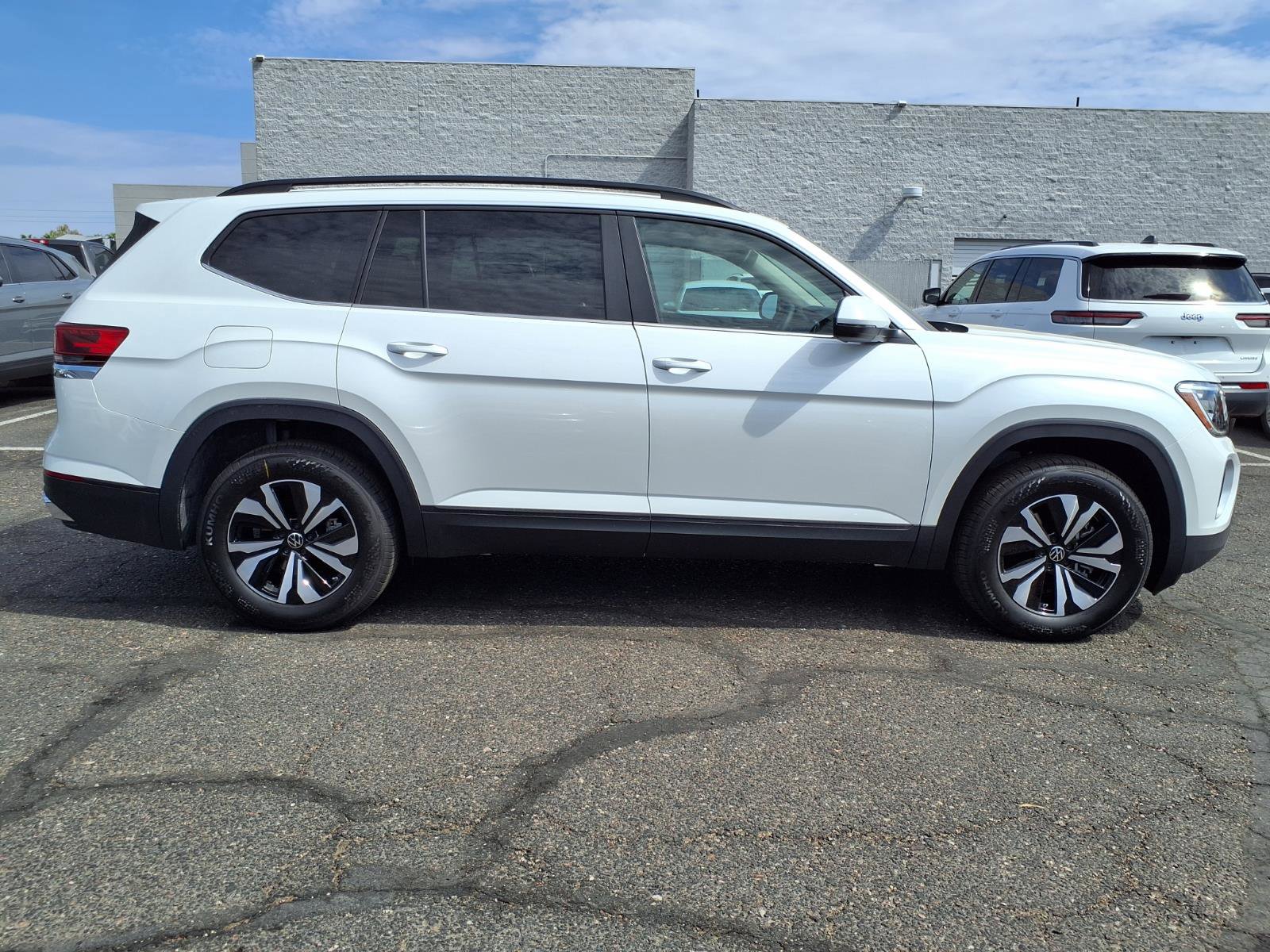 New 2026 Volkswagen Atlas SE image 6