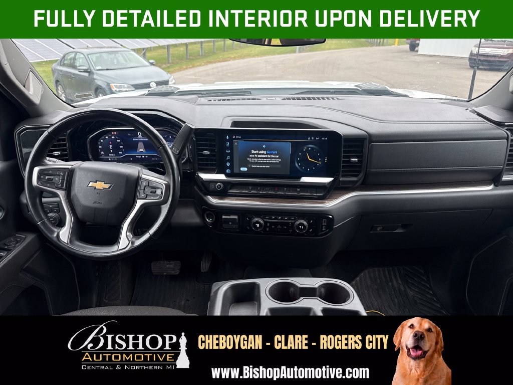 Used 2025 Chevrolet Silverado 2500 LT w/ Convenience Package AWD/4WD image 3